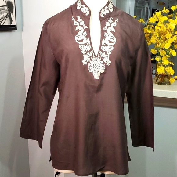 Chico's tunic top. Enbroidery V neck 70 cotton 30 silk. Brown. Size 1 Medium. - Picture 1 of 8